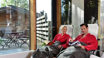 Couples treatment rooms, body treatments, aromatherapy