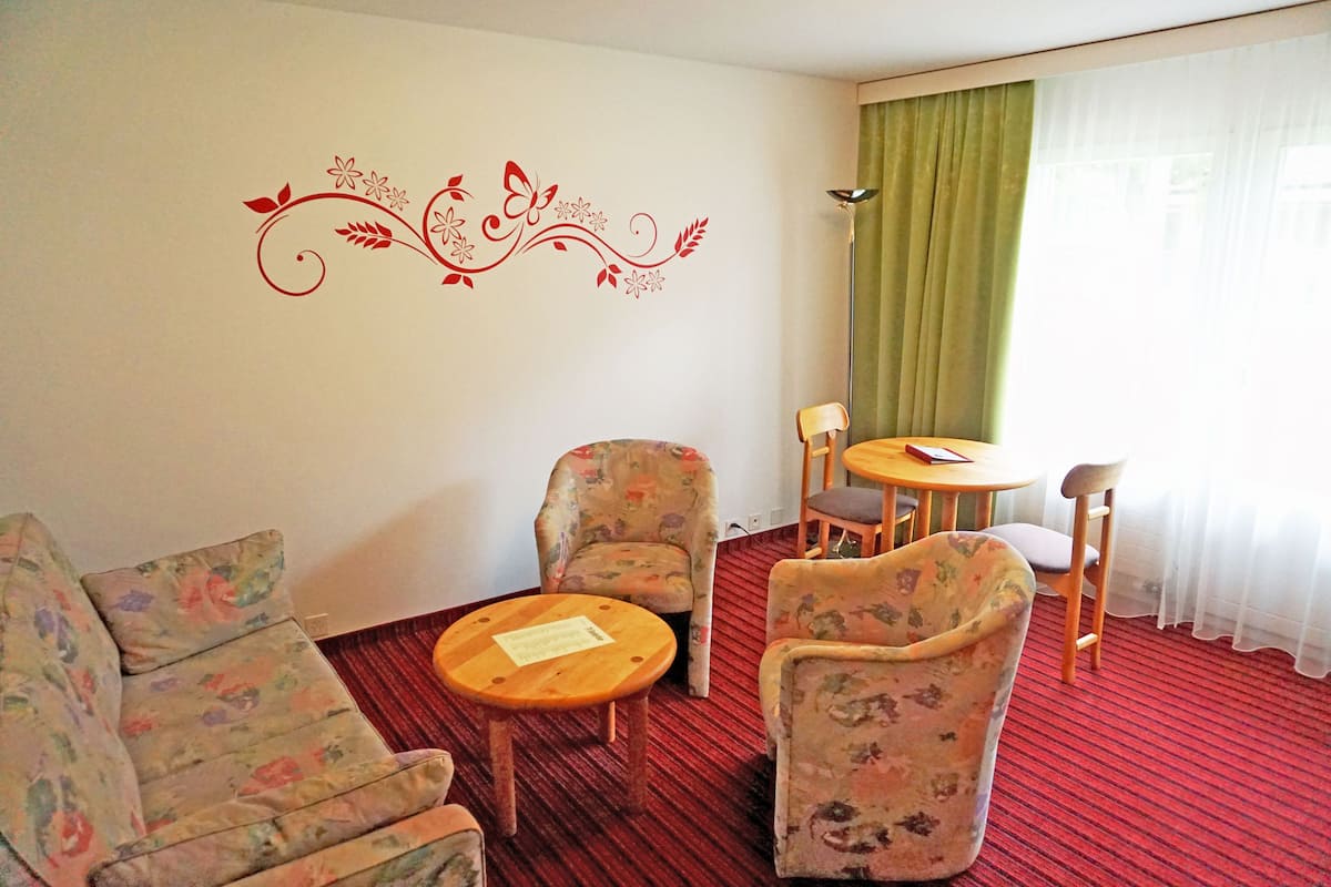 Suite, terrasse, vue vallée | Literie hypoallergénique, couette en duvet d'oie