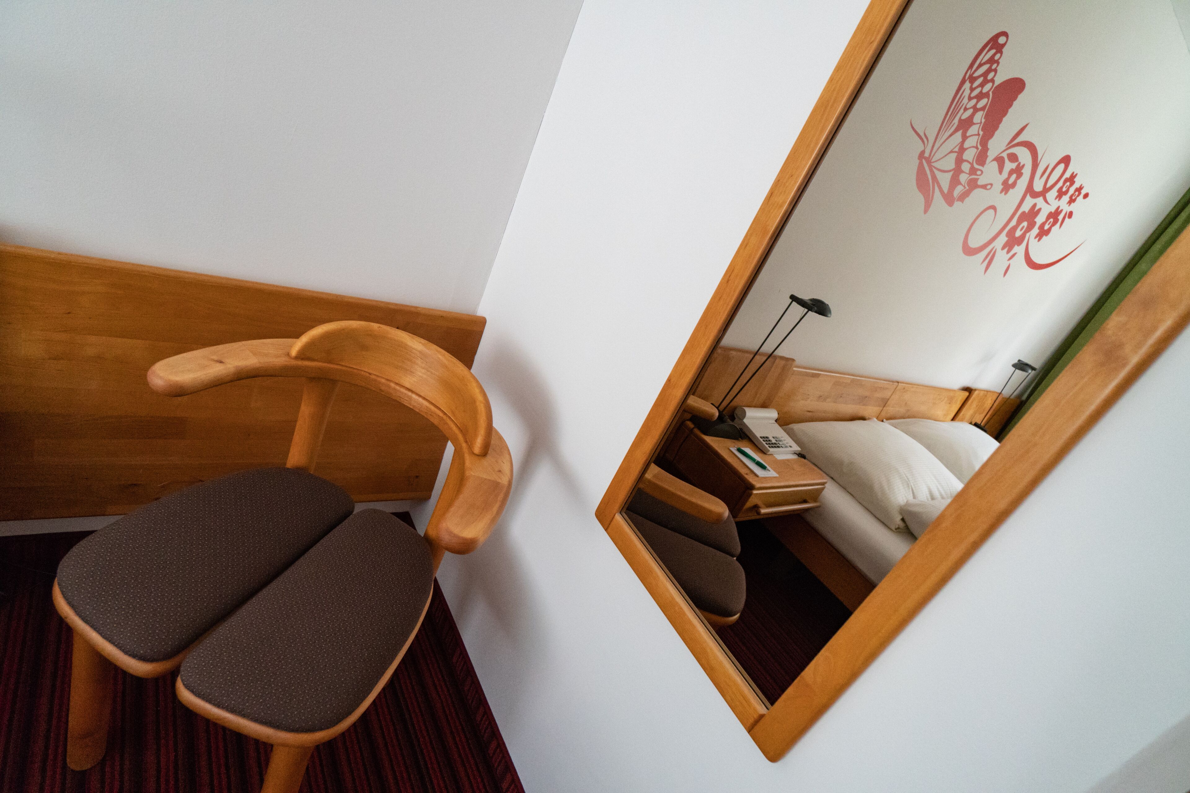 standard room | hypo-allergenic bedding, down duvets, in-room safe, desk