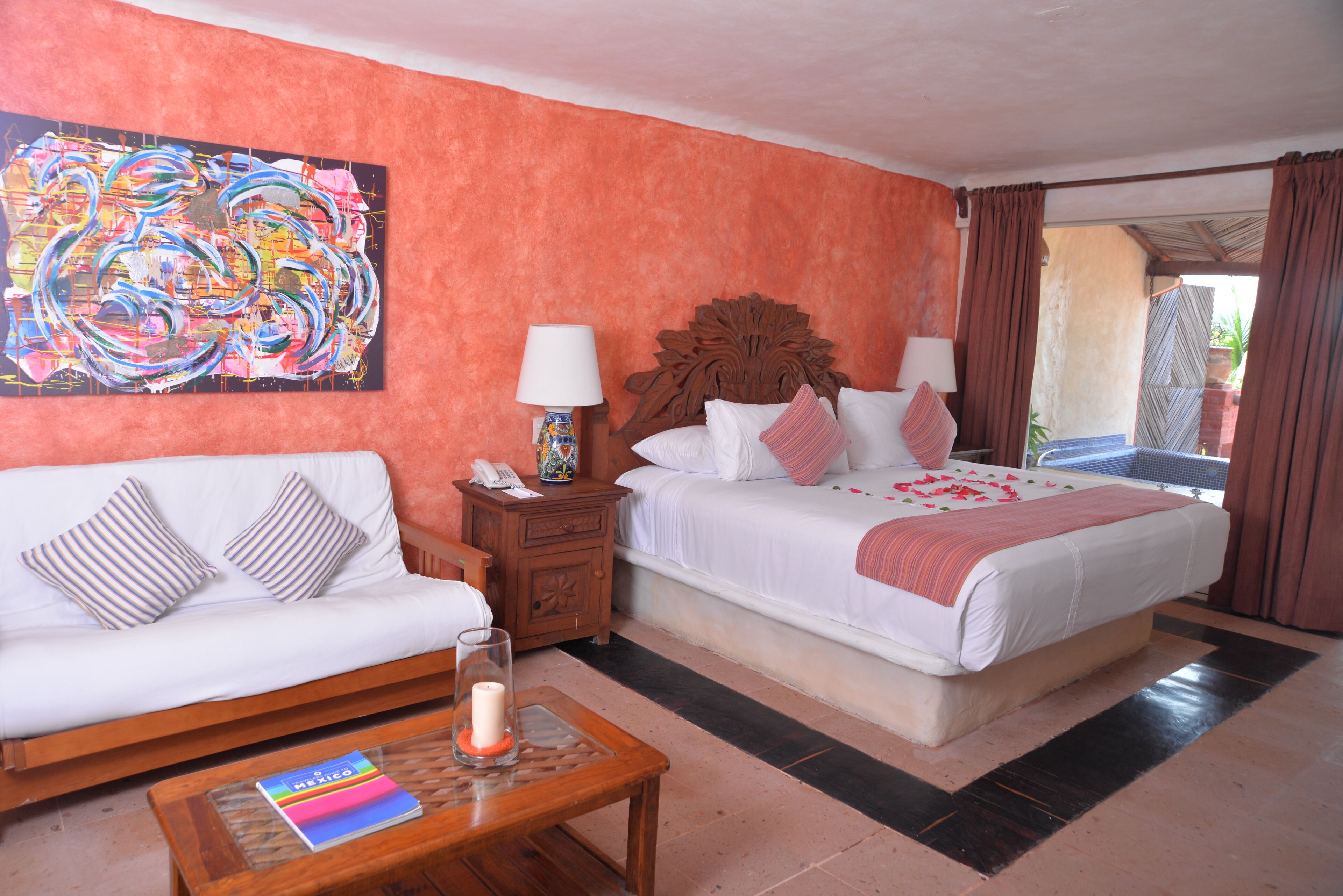 Premium bedding, minibar, in-room safe, iron/ironing board