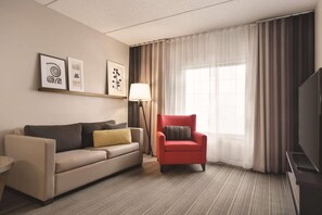 스위트, 킹사이즈침대 1개, 금연 (Extended Stay) | 책상, 암막 커튼, 다리미/다리미판, 무료 유아용 침대