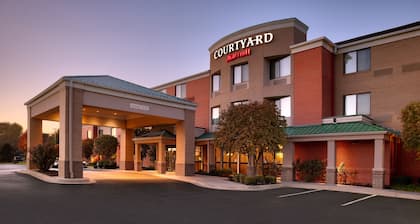 Courtyard by Marriott Kansas City Shawnee
