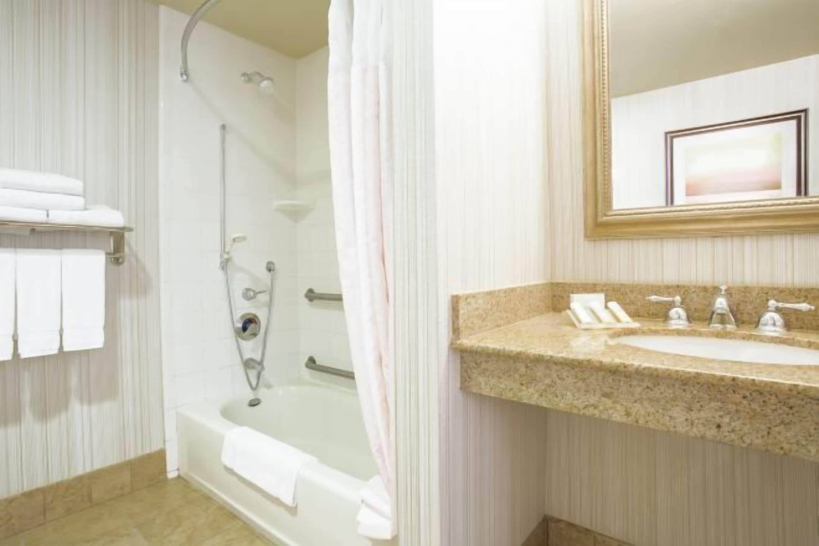 Combined shower/tub, free toiletries, hair dryer, bathrobes