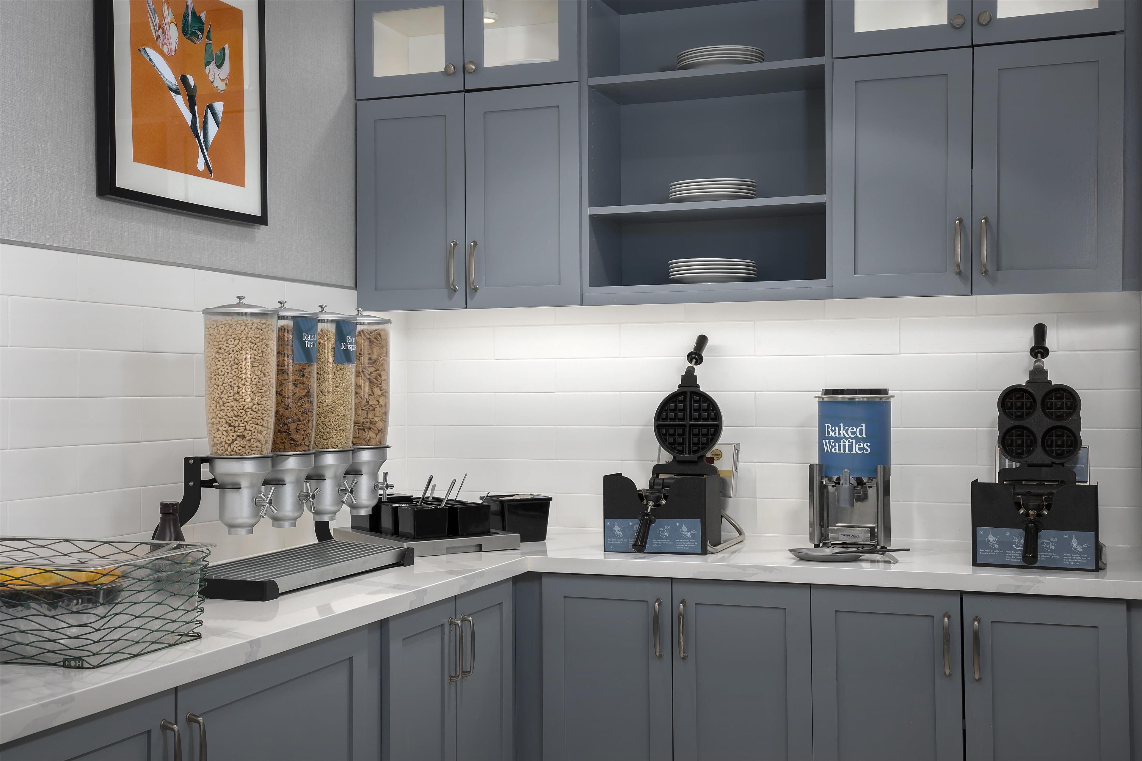 free daily full breakfast