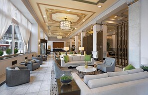 Lobby - Hilton Pennywell St. Louis at the Arch (St. Louis)