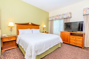 In-room safe, blackout drapes, iron/ironing board, free WiFi - Hampton Inn and Suites College Station (College Station)