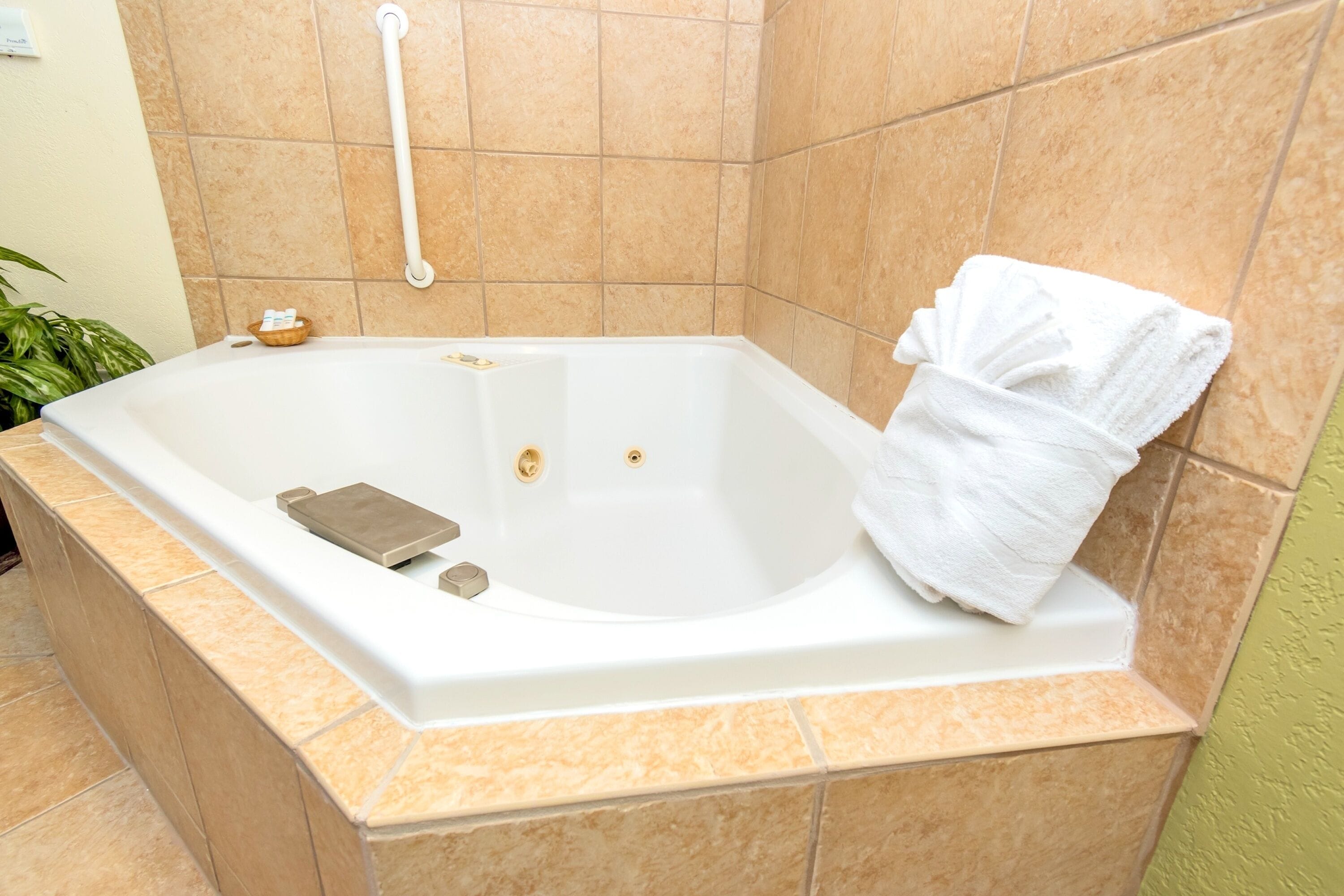 studio, 1 king bed, jetted tub | jetted bathtub