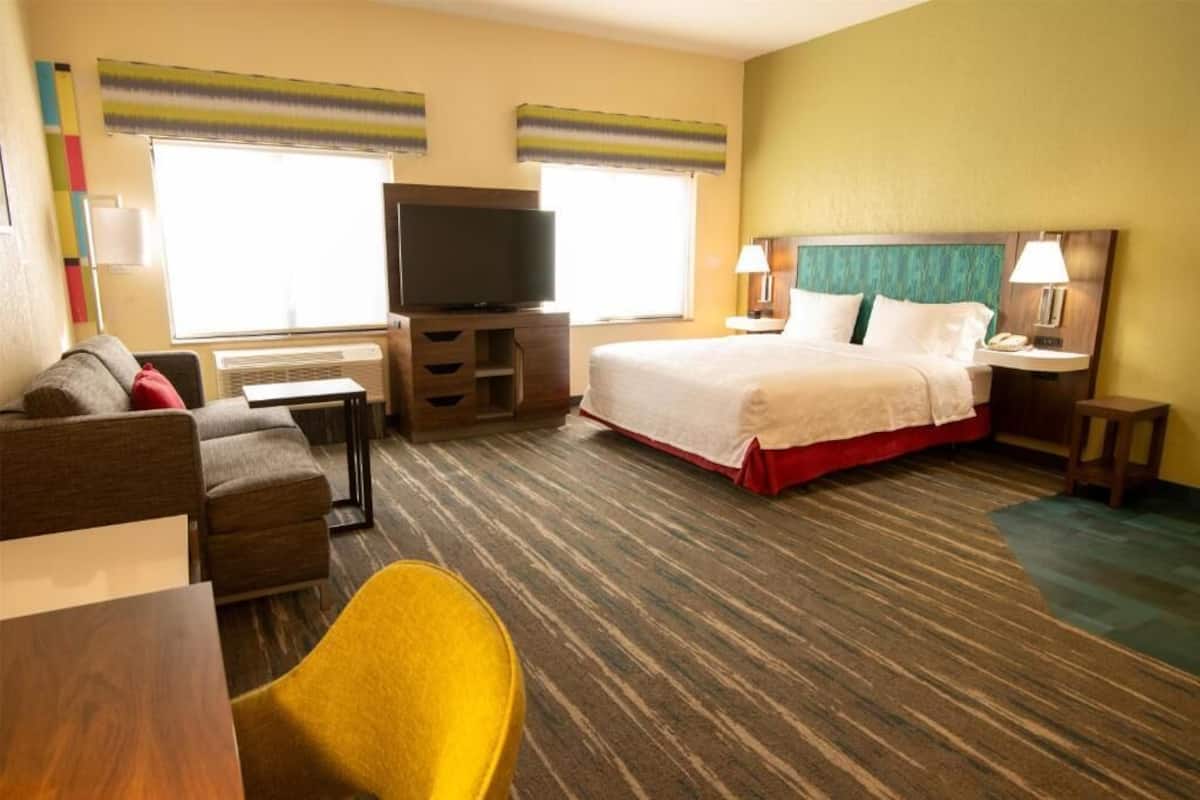 In-room safe, blackout curtains, iron/ironing board, free WiFi