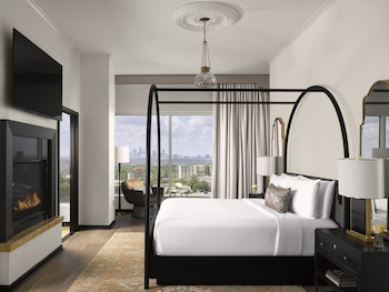 Presidential Suite, 1 King Bed | Egyptian cotton sheets, premium bedding, down comforters, minibar at InterContinental Buckhead Atlanta by IHG