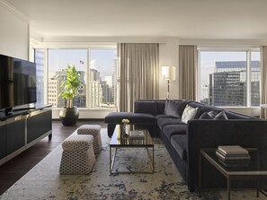 Egyptian cotton sheets, premium bedding, down comforters, minibar - InterContinental Buckhead Atlanta by IHG (Atlanta)