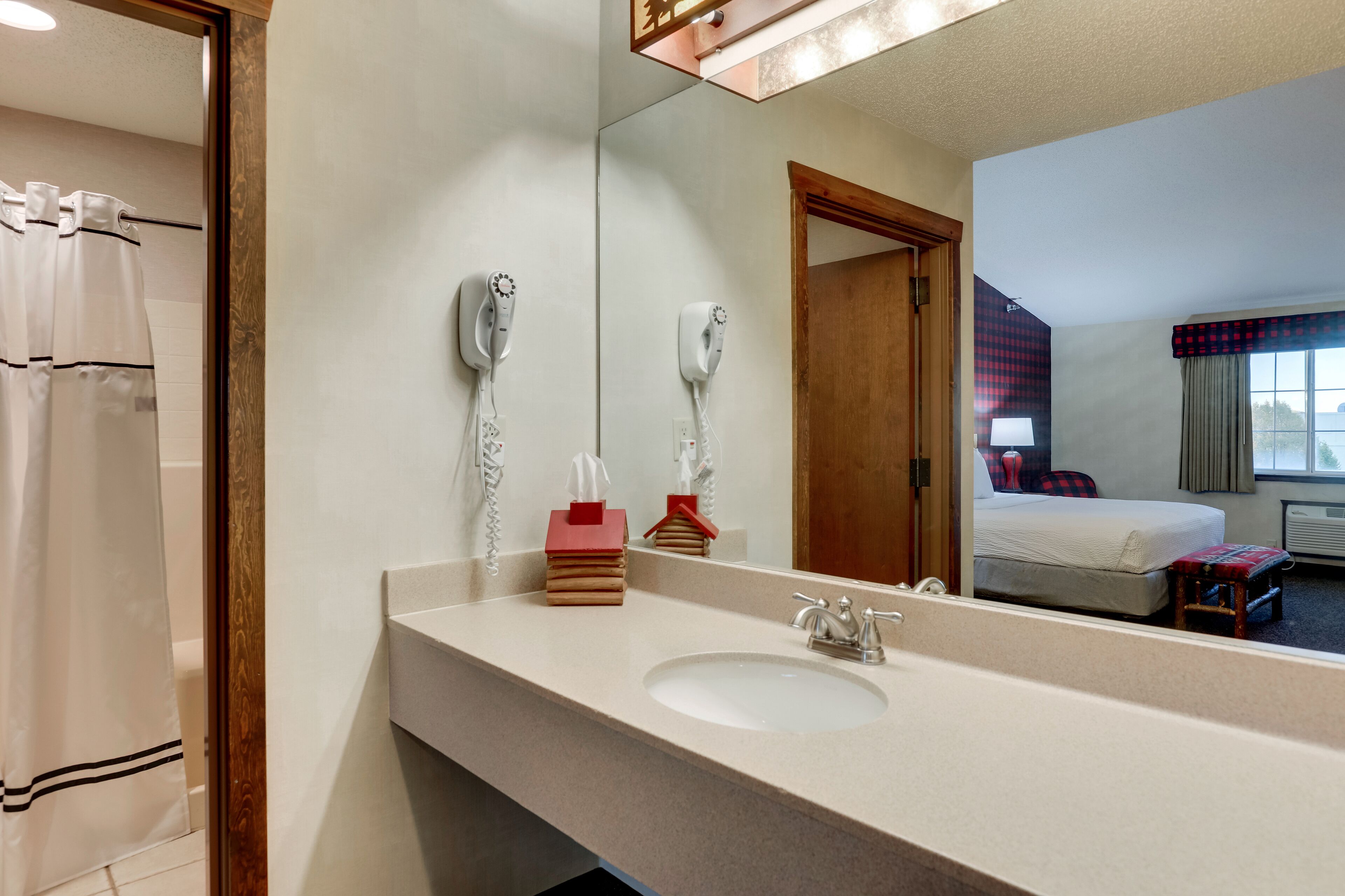 suite, 1 king bed, hot tub | bathroom | free toiletries, hair dryer, towels