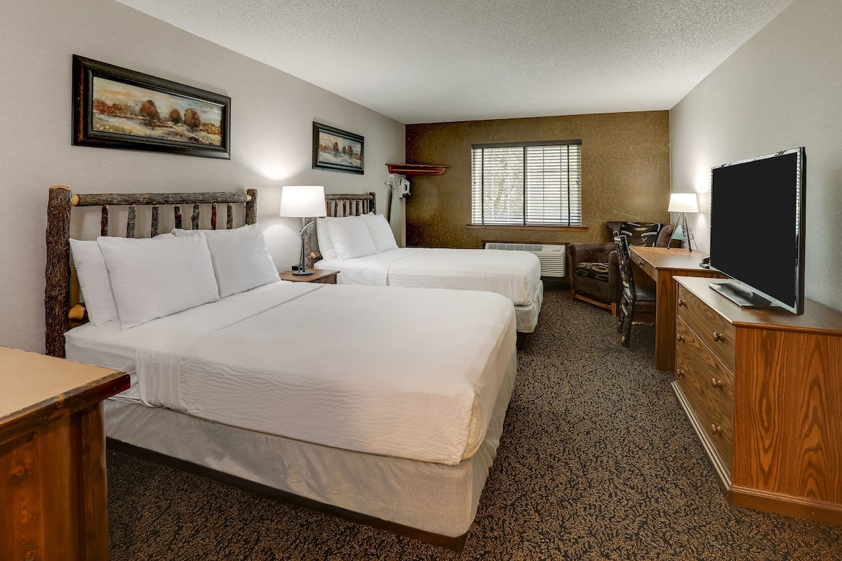 Deluxe Double Room, 2 Double Beds, Non Smoking | Desk, iron/ironing board, free WiFi, bed sheets