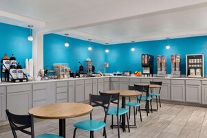 Desayuno continental incluido todos los días 