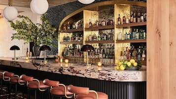 Cocktail bar