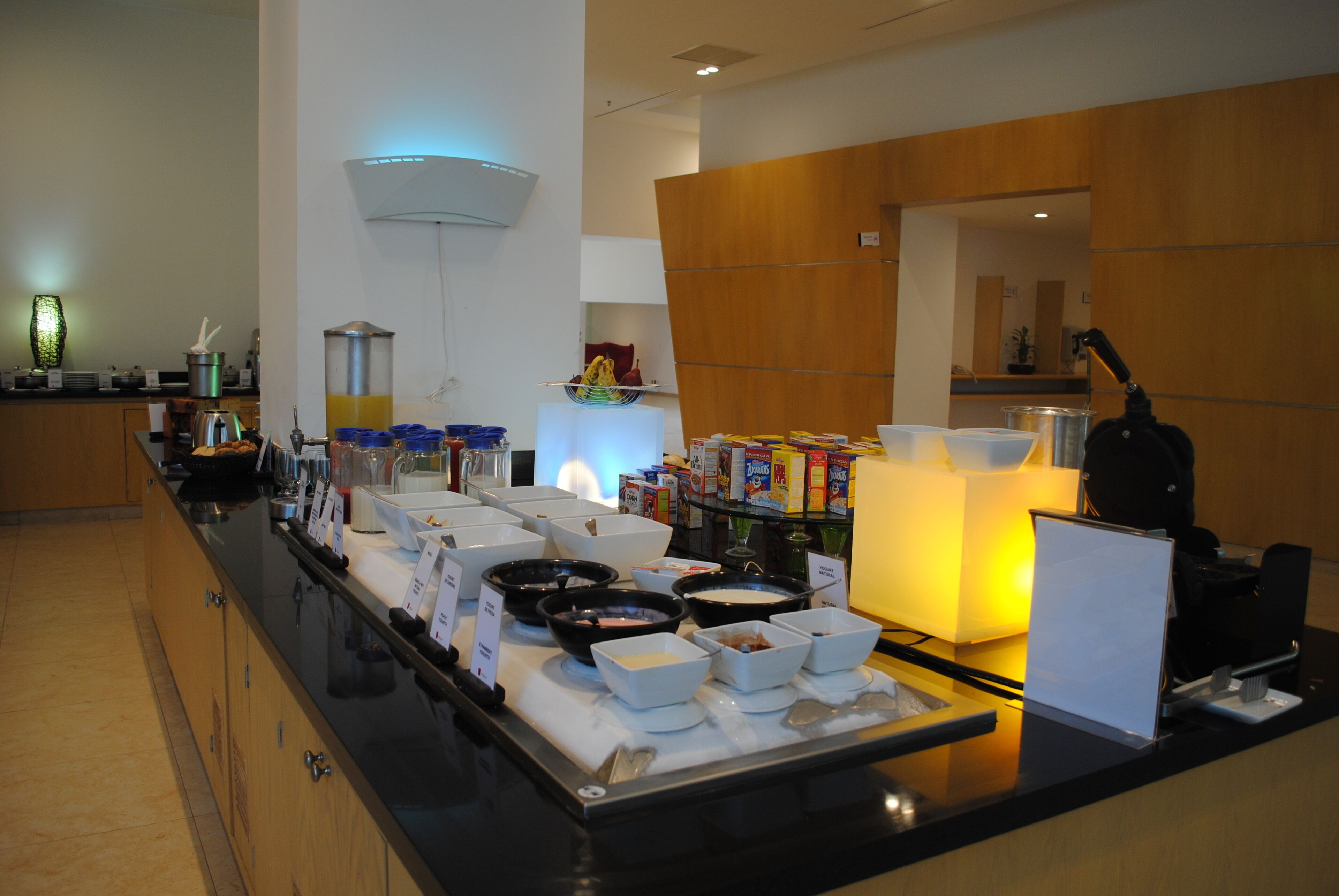 breakfast, lunch and dinner served