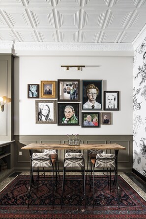 Lobby sitting area - The Armstrong Hotel (Fort Collins)