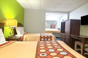 Chambre, 2 grands lits, non-fumeur | Bureau, fer et planche Ă repasser, accĂšs au Wi-Fi (inclus)