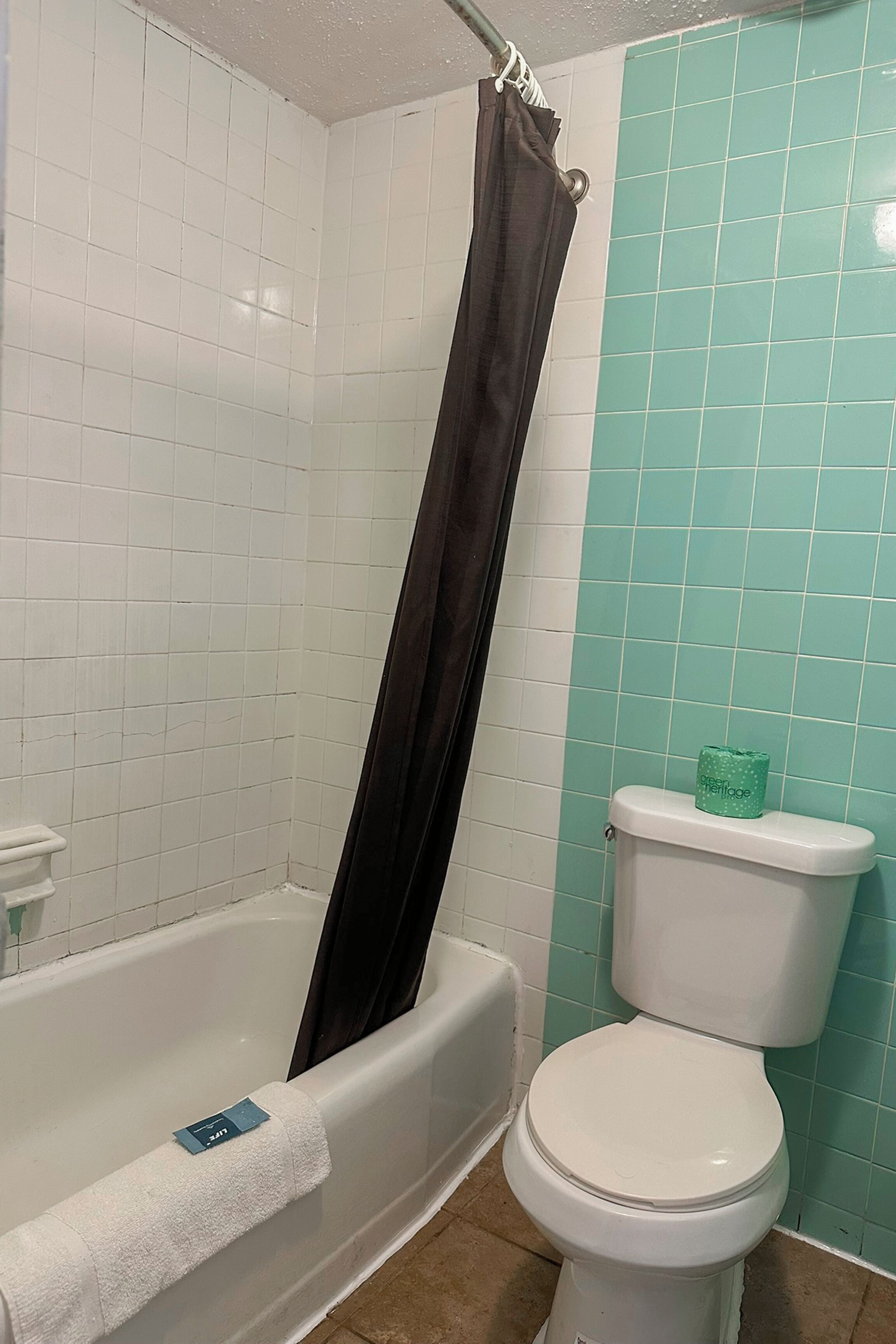 客房, 2 張加大雙人床, 非吸煙房 | 浴室 | 免費盥洗用品、吹風機、毛巾