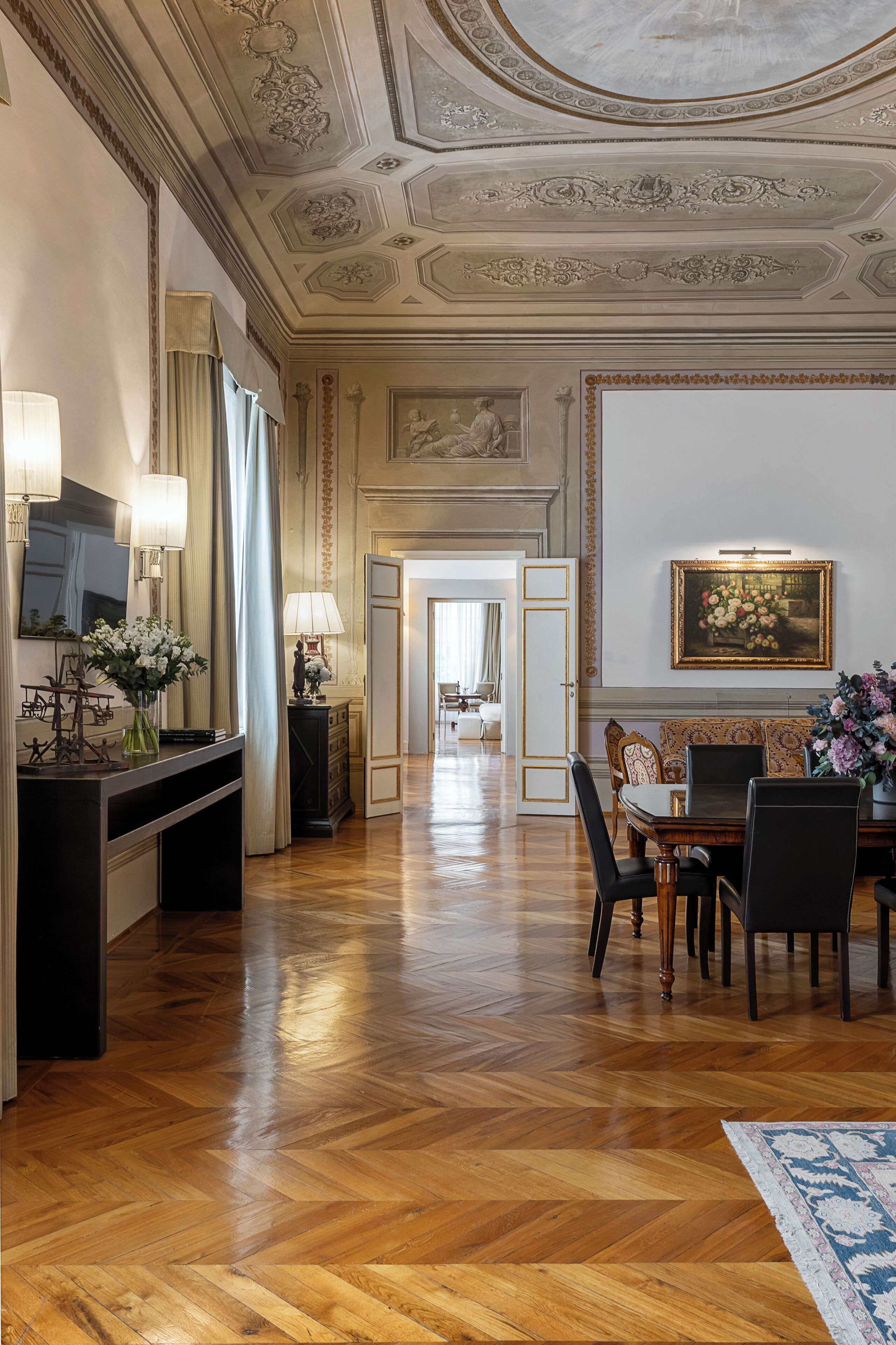 da verrazzano suite - kids & teens free | living area | smart tv, pay films