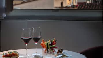 Phòng Suite Junior (Family) | Bộ đồ giường cao cấp, minibar, két bảo mật tại phòng