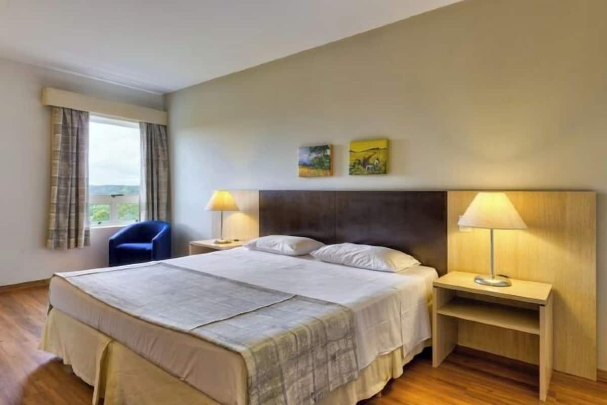 Hypo-allergenic bedding, minibar, in-room safe, individually decorated