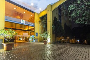 Courtyard - Hotel Nacional Inn Curitiba Santa Felicidade (Curitiba)
