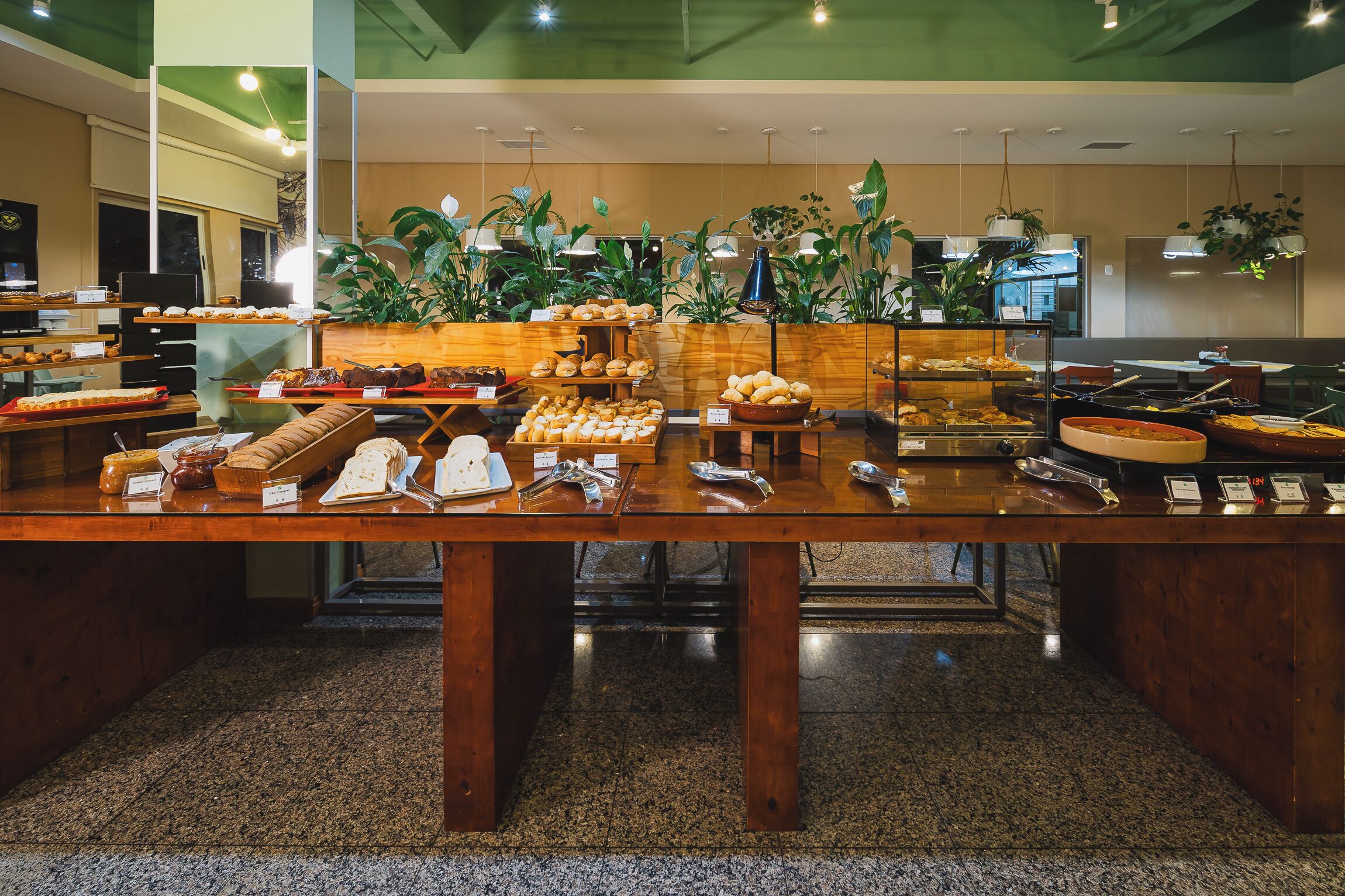 Café da manhã com buffet todos os dias (BRL 35 por pessoa) 