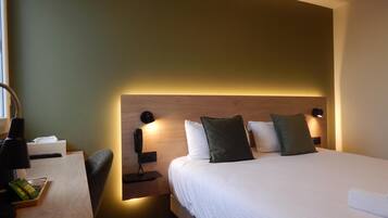 Individually furnished, desk, blackout curtains, soundproofing