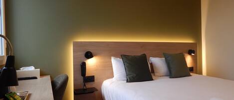 Superior Room, 1 Queen Bed, Non Smoking (with Single Sofabed) | Individually furnished, desk, blackout curtains, soundproofing