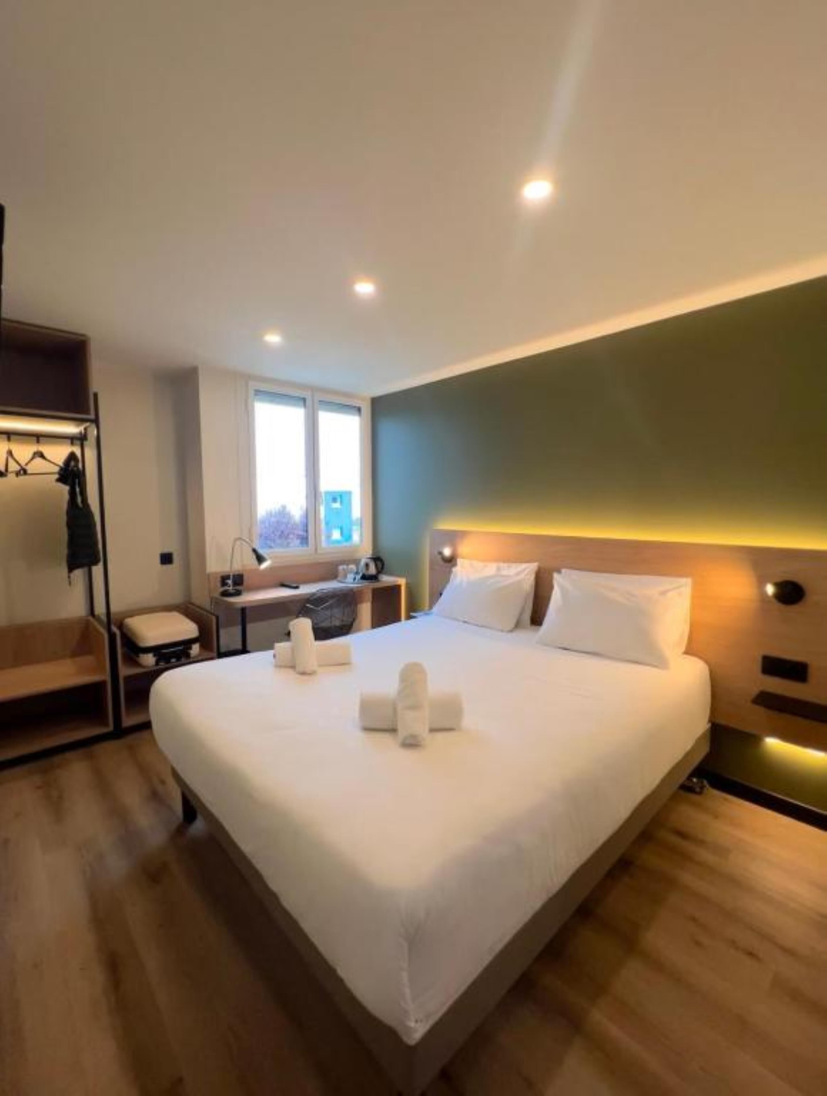 Rom – standard, 1 queensize-seng, ikke-røyk (Shower Only) | Individuelt innredet, skrivebord, blendingsgardiner og lydisolert