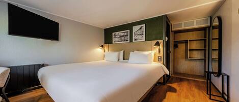 Superior Room, 1 King Bed