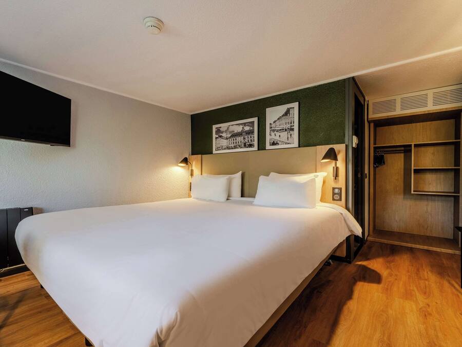Superior kamer, 1 kingsize bed | Luxe beddengoed, een bureau, verduisterende gordijnen