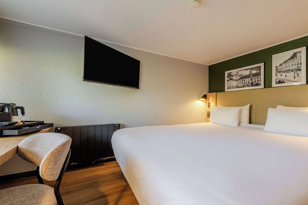 Superior kamer, 1 kingsize bed | Luxe beddengoed, een bureau, verduisterende gordijnen