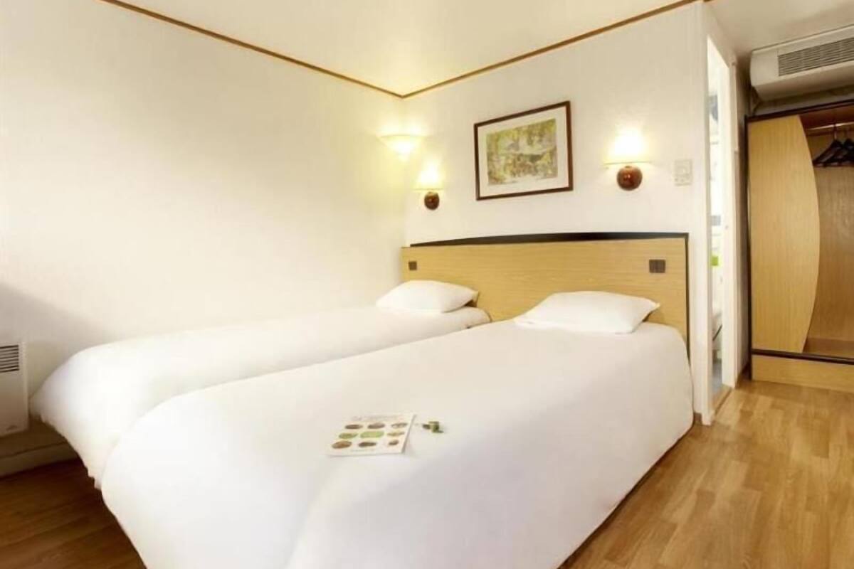 書桌、隔音、熨斗/熨衣板、免費搖籃/嬰兒床