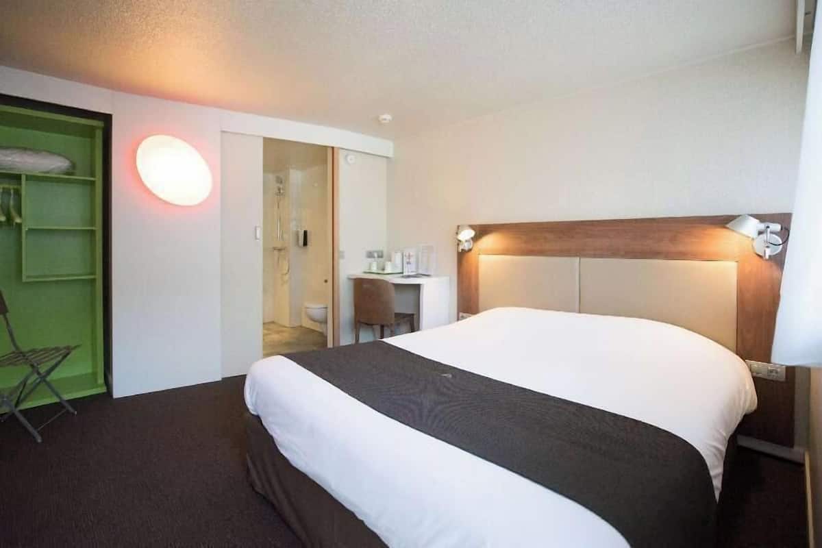 書桌、隔音、熨斗/熨衣板、免費搖籃/嬰兒床