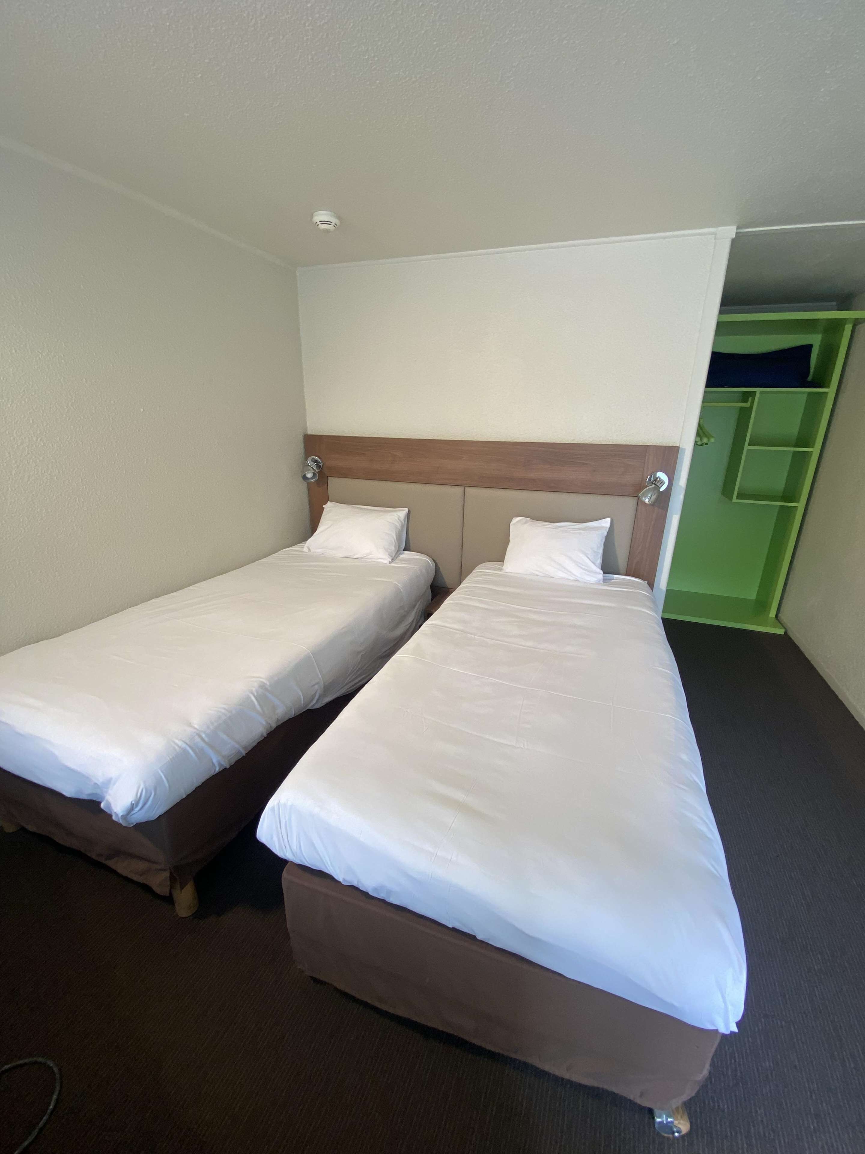 standard room, 2 single beds | desk, soundproofing, iron/ironing board, free cots/infant beds