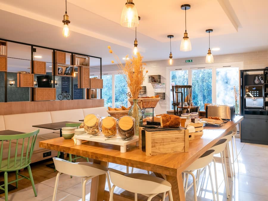 Dagelijks ontbijtbuffet (EUR 14 per persoon)