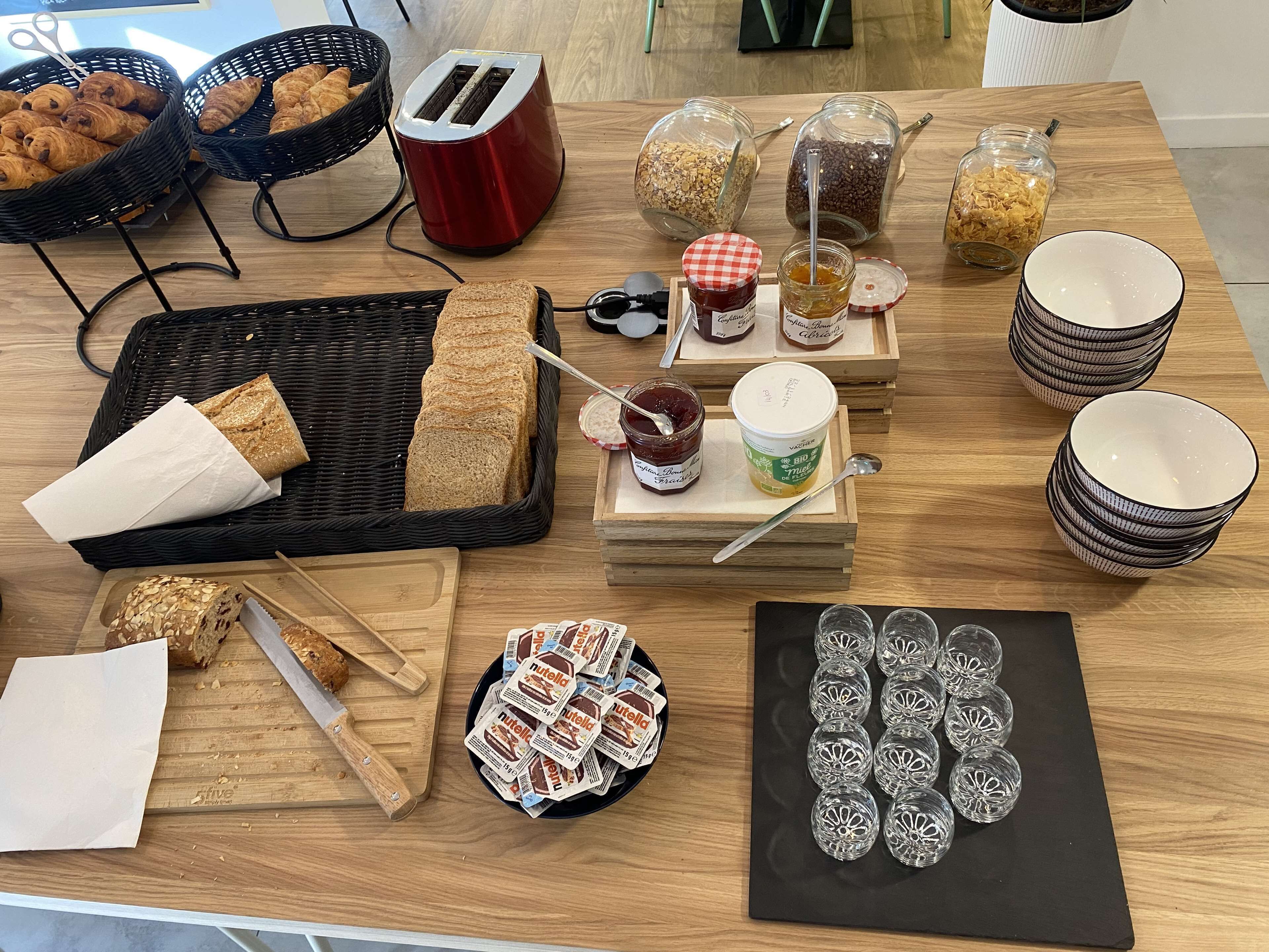 daily buffet breakfast (eur 14 per person)