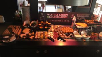 Daily buffet breakfast (EUR 13.90 per person)
