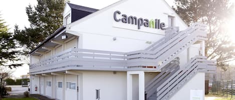 Façana frontal de l'allotjament