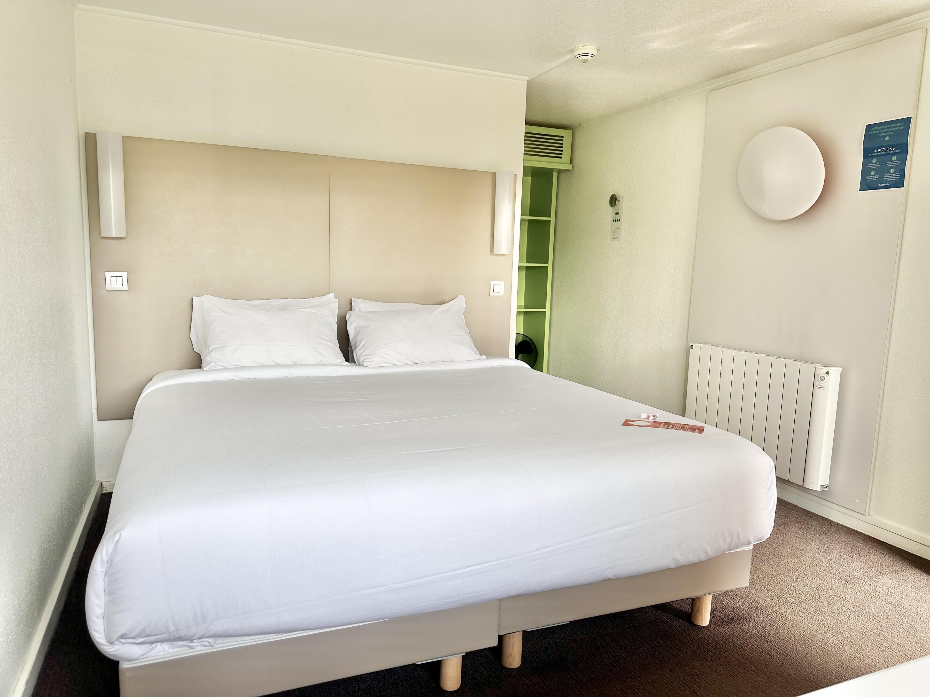 Standard Room, 1 Double Bed | Premium bedding, desk, blackout drapes, free WiFi