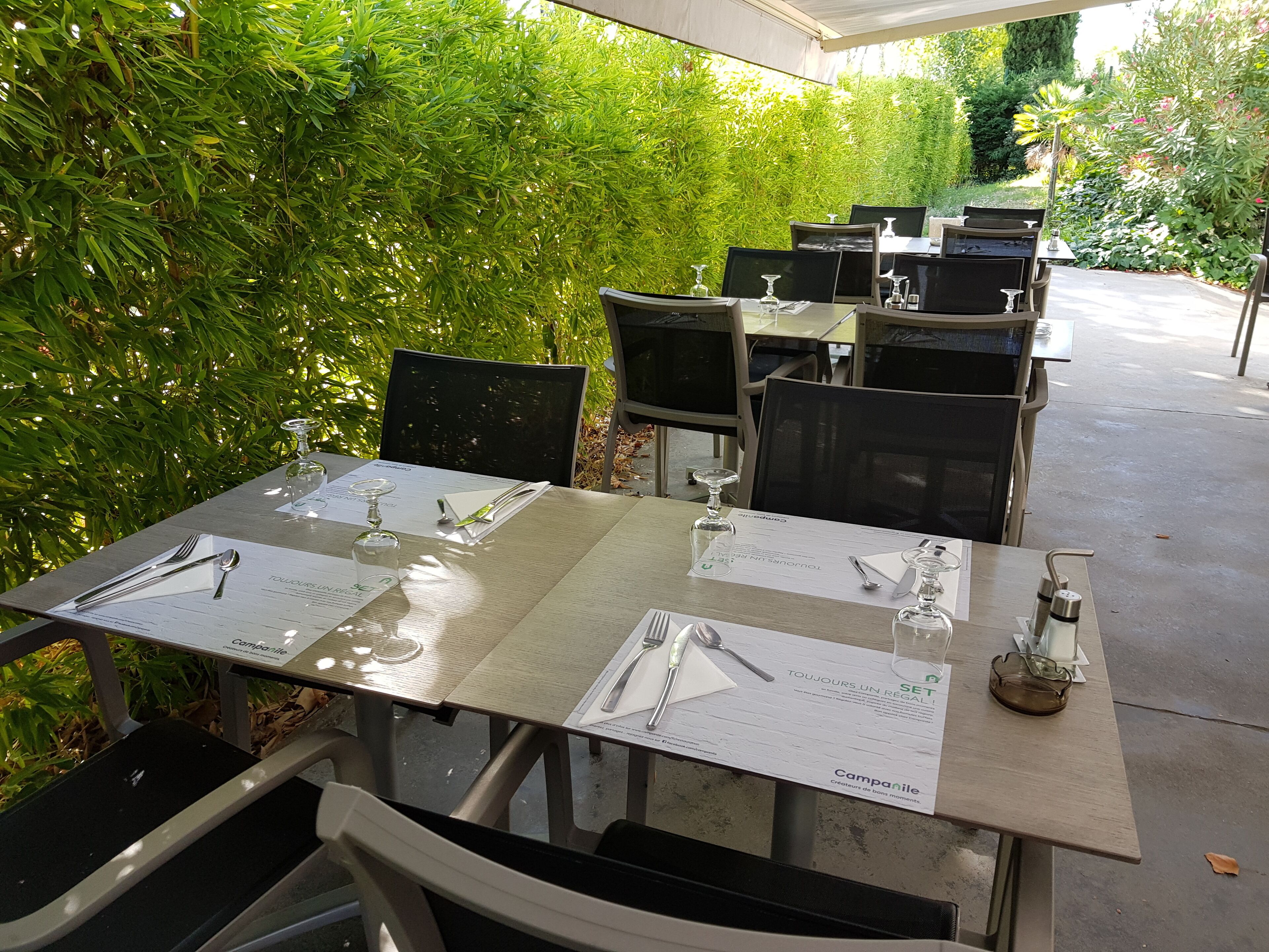 lunch and dinner served, french cuisine