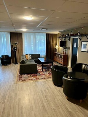 Lobby sitting area - Best Western Hotel Trollhattan (Trollhattan)