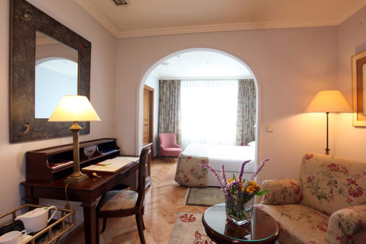 Kamar Double Superior | Minibar, brankas, tempat tidur bayi gratis, dan Wi-Fi gratis