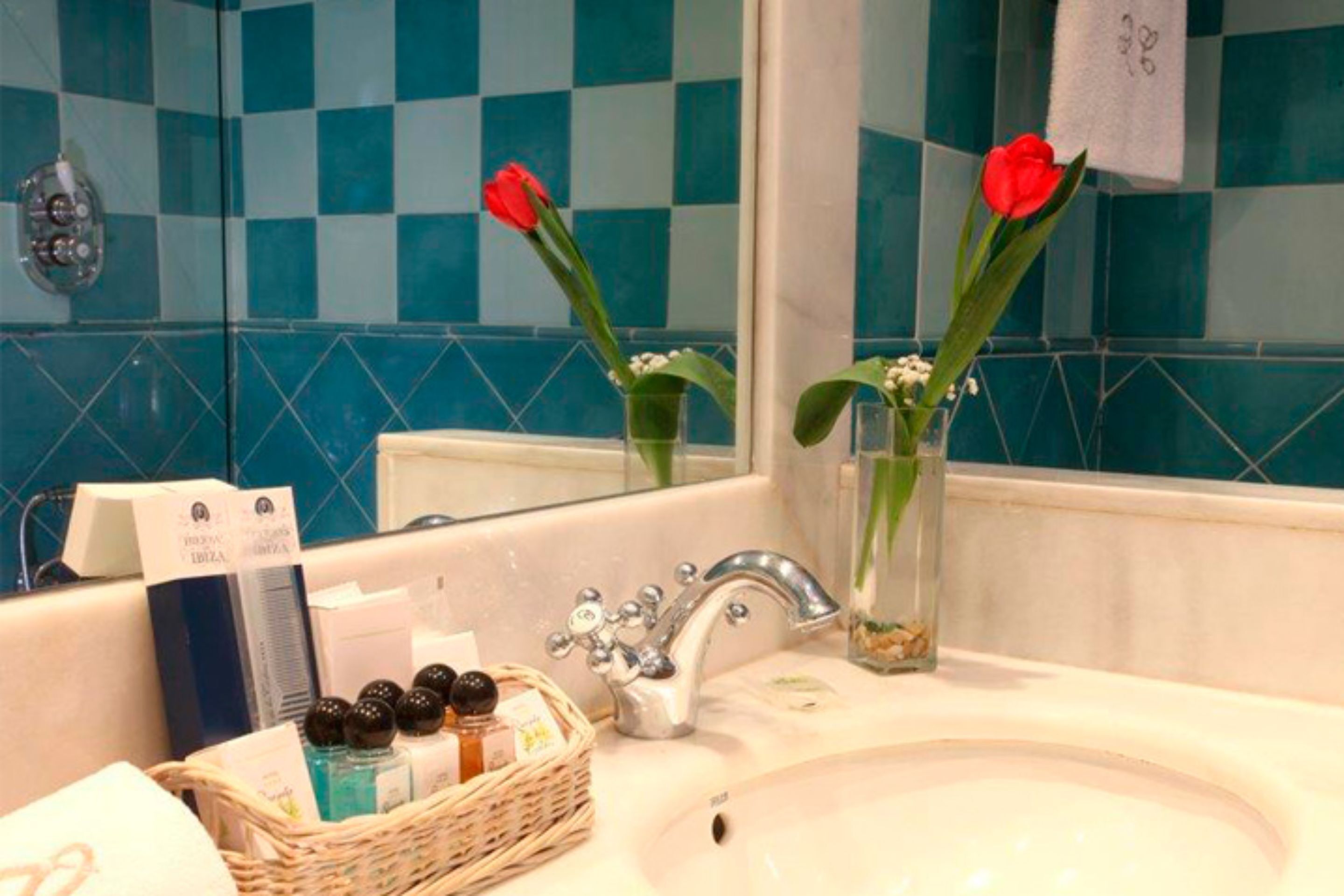 suite | bathroom | hair dryer, bidet, towels