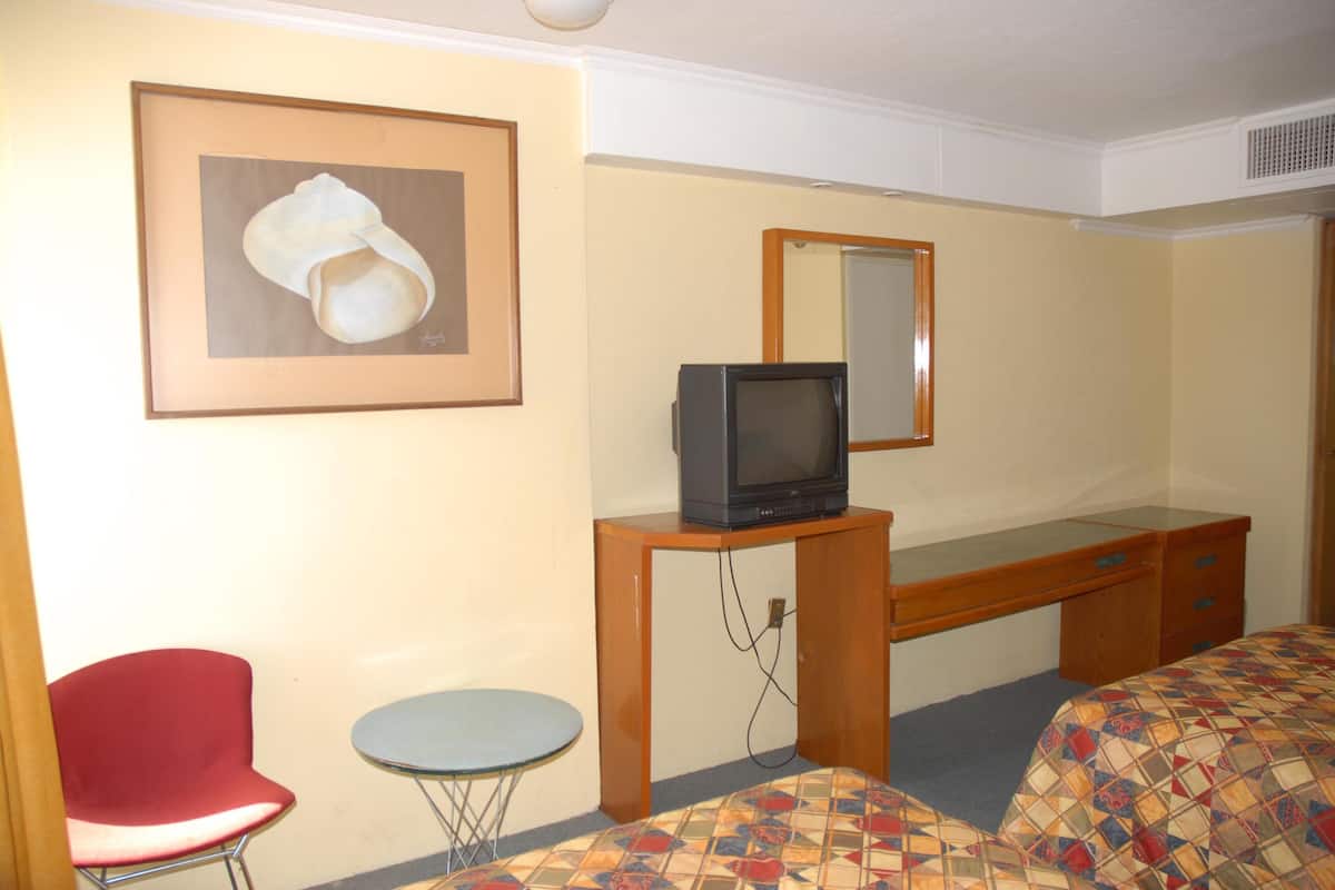 In-room safe, desk, iron/ironing board, free WiFi