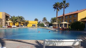 Alberca al aire libre por temporada