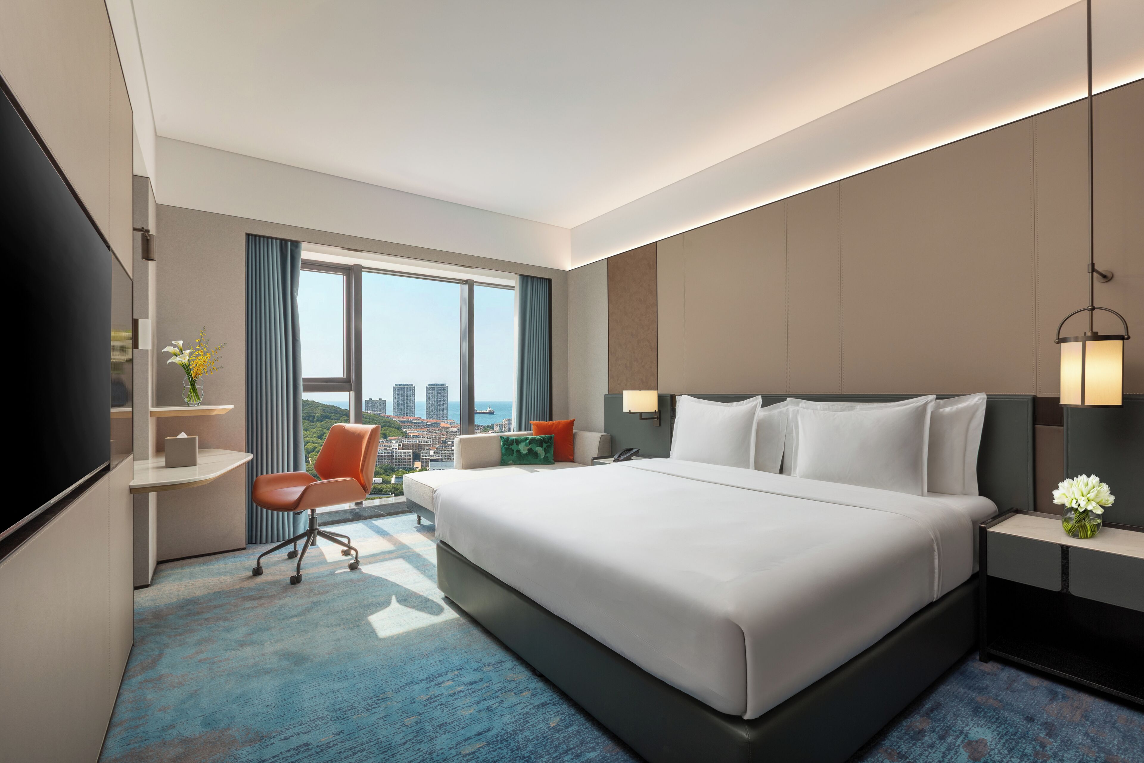 Premium Room, 1 King Bed, Club Lounge Access