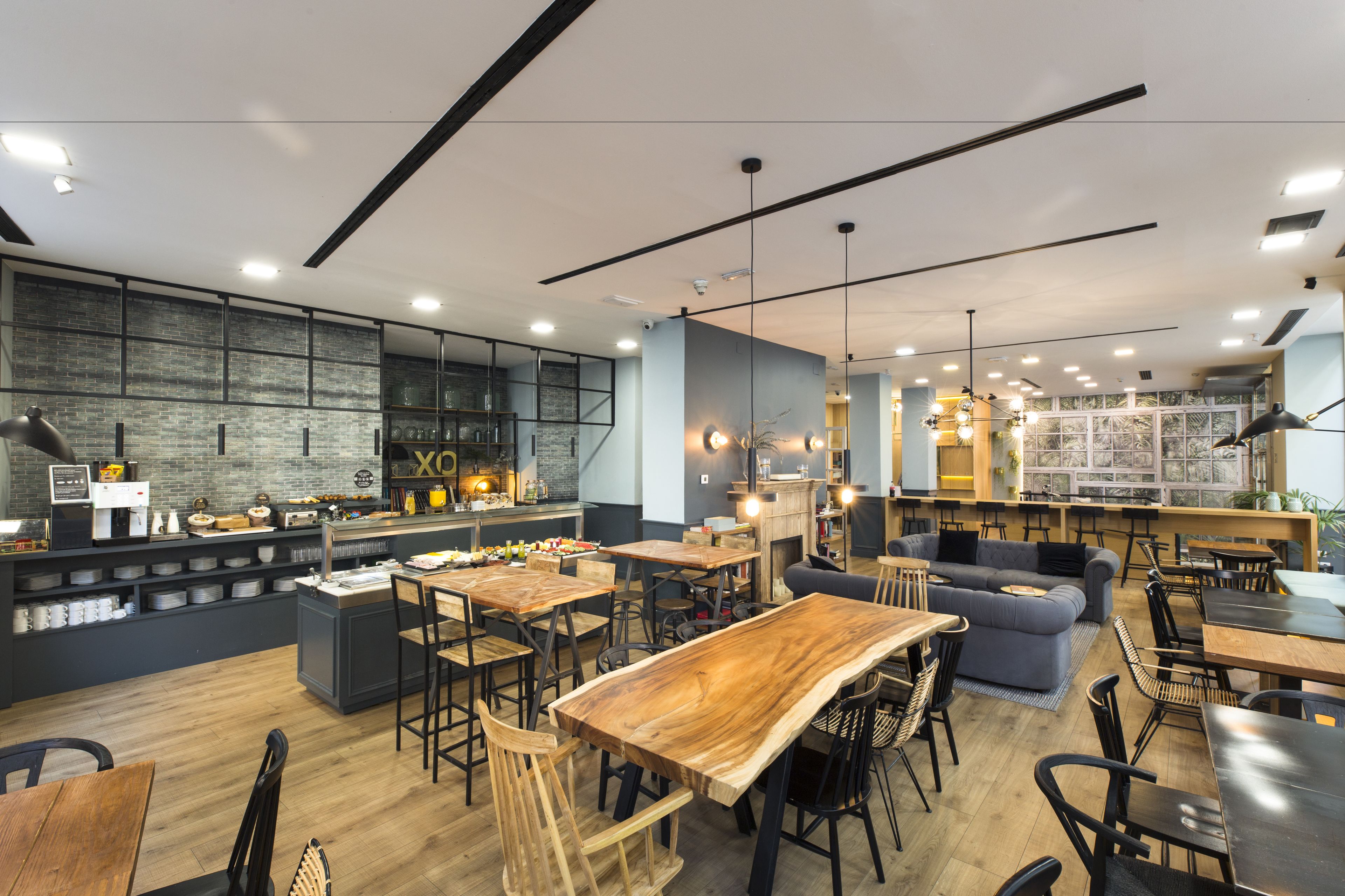 Daily buffet breakfast (EUR 15 per person)