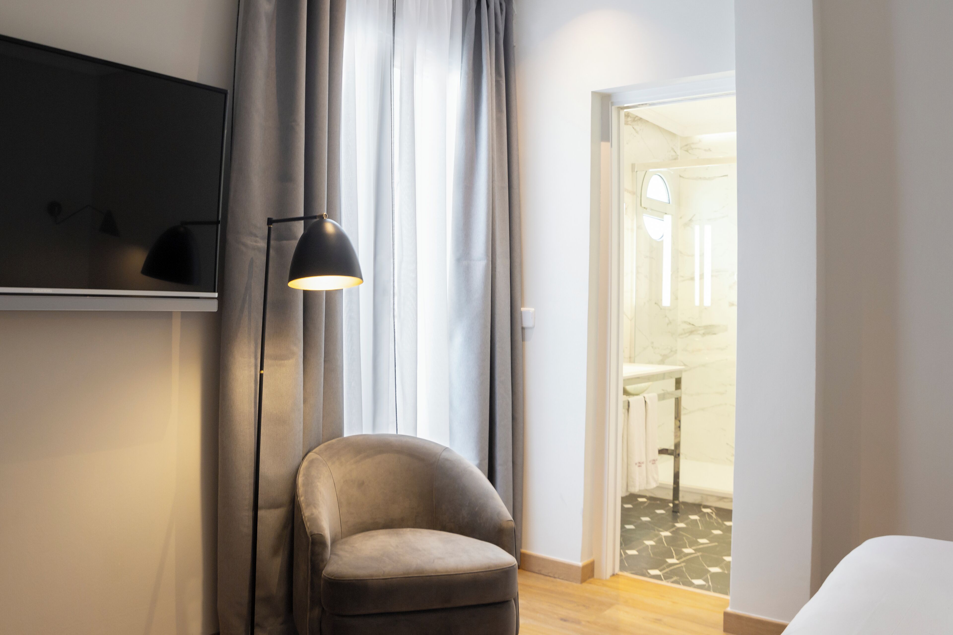 double room, terrace | 1 bedroom, in-room safe, desk, blackout curtains